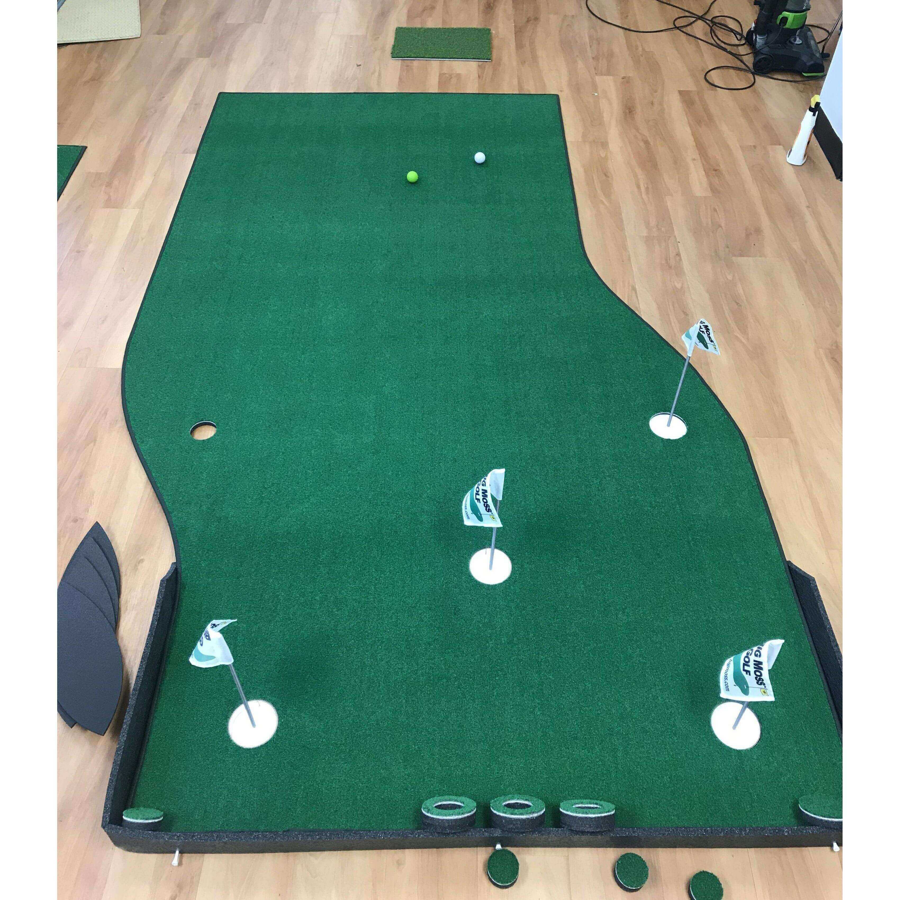 Big Moss Natural V2 Putting and Chipping Green